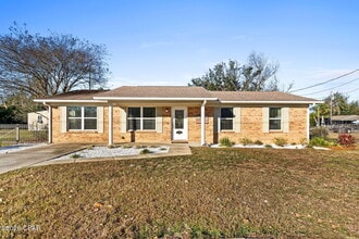 Building Photo - 1006 Tennessee Ave