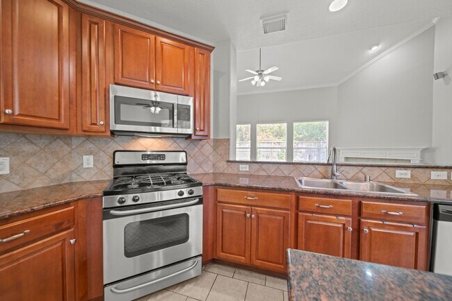 Building Photo - 42 Ebony Oaks Pl