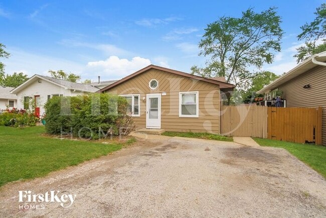 Building Photo - 1409 Chestnut Dr