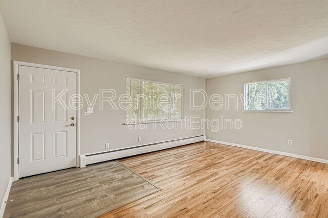 Foto del edificio - 4170 Chase St
