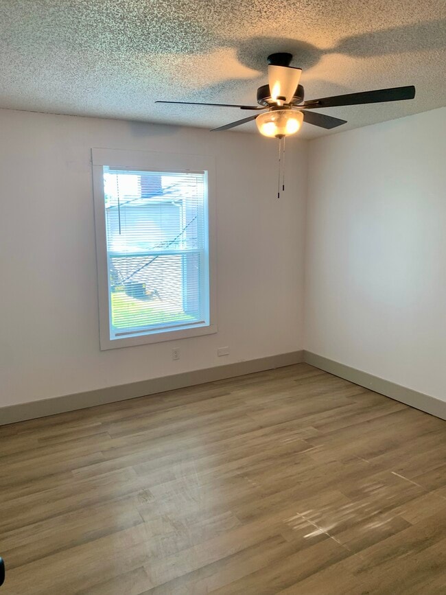 Foto del edificio - 3407 SW Gage Blvd