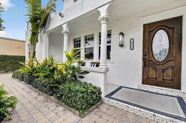 Building Photo - 412 El Prado