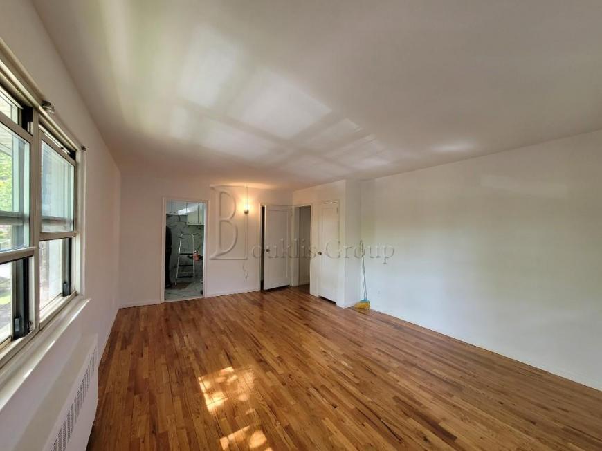 Primary Photo - 2 bedroom in GLEN OAKS NY 11004