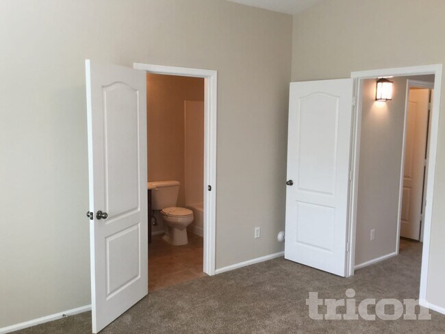 Foto del edificio - 42065 W Sunland Dr