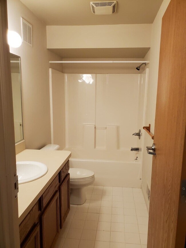 Foto del edificio - 19180 Allen Rd