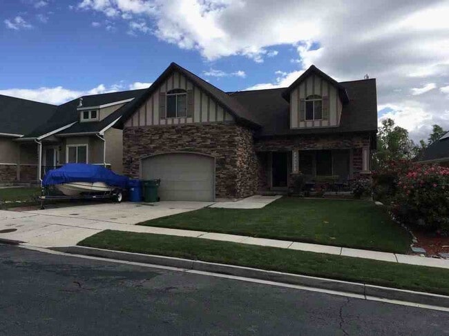 Building Photo - 10415 N Tamarack Way