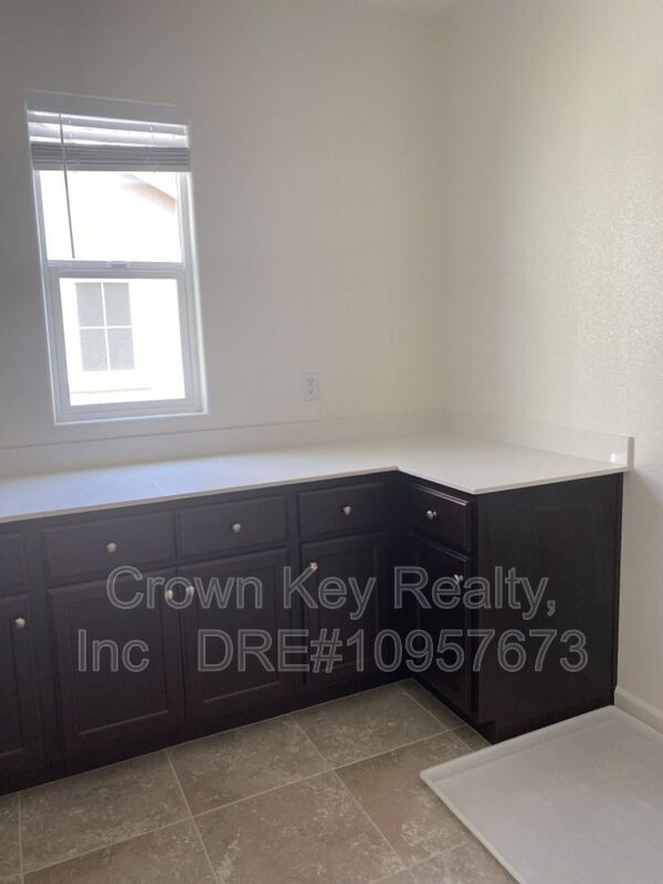 Building Photo - 2359 Northington Dr