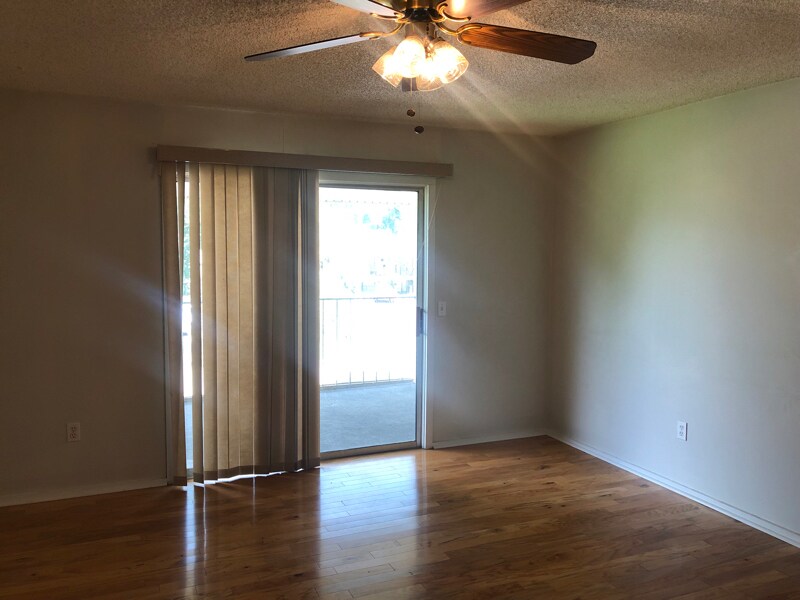 Foto principal - 1208 Bush River Rd