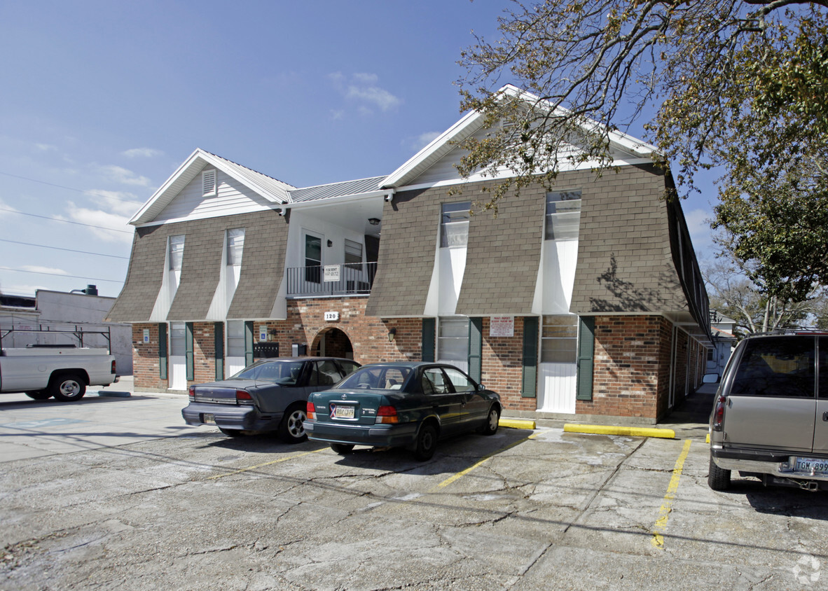 Building Photo - 120 Houma Blvd