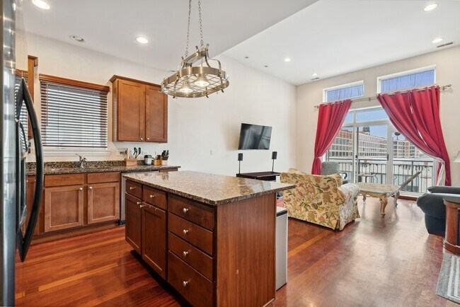 Foto del edificio - 2847 N Pulaski Rd