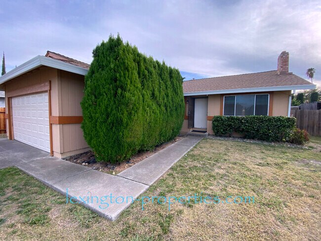 Building Photo - Charming 3 BD, 2 BA, Home with Modern Upgr...