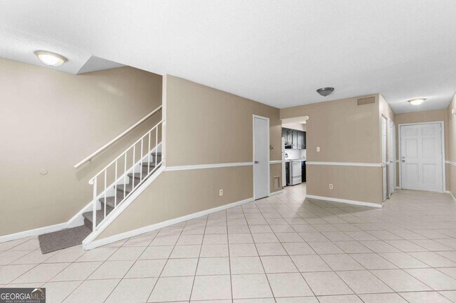 Building Photo - 2030 Kings Gate Cir SW