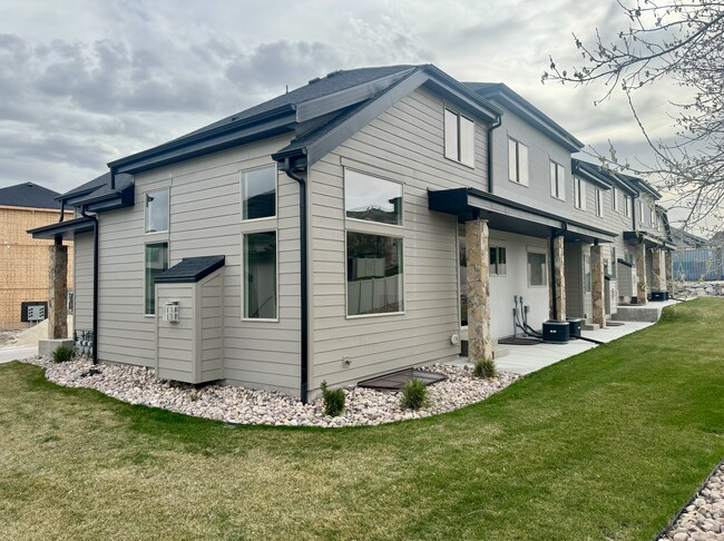 Building Photo - 172 W Autumn Ln
