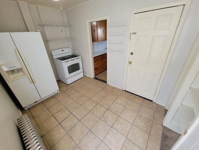 Building Photo - 155 Beech St #1F