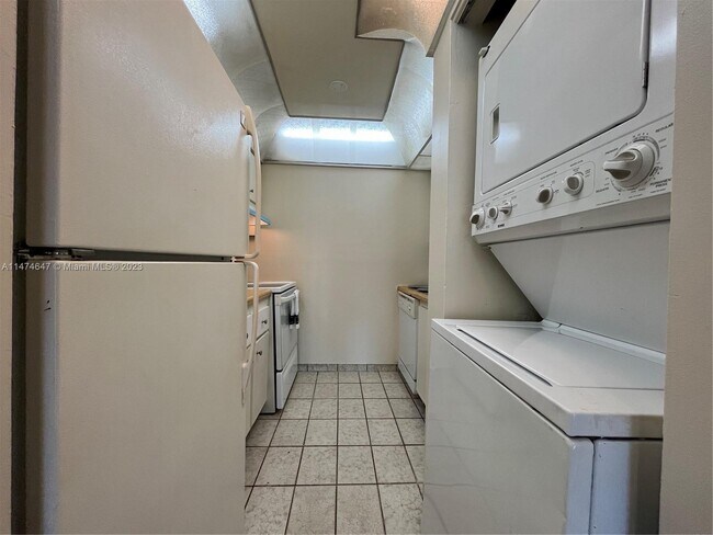Building Photo - 4153 NW 90th Ave