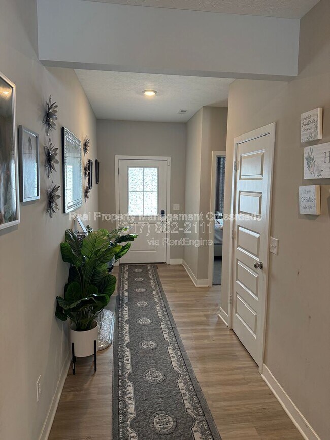 Building Photo - 8754 Laurelton Pl