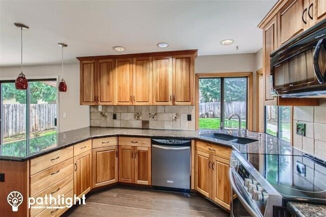 Building Photo - 8220 Southwest Fanno Creek Drive, Tigard, ...