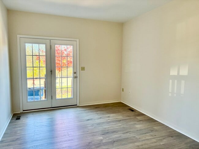 Building Photo - 2148 Danville Dr