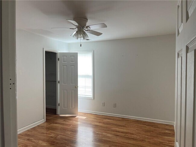 Foto del edificio - 3230 Liberty Commons Dr NW
