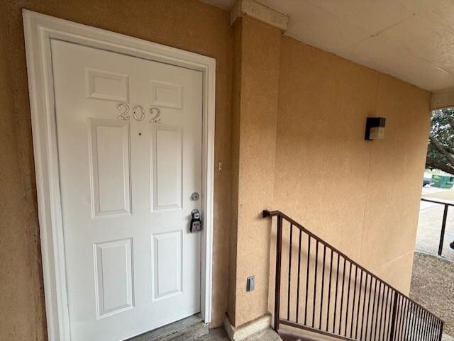 Building Photo - 2720 Camelot Dr