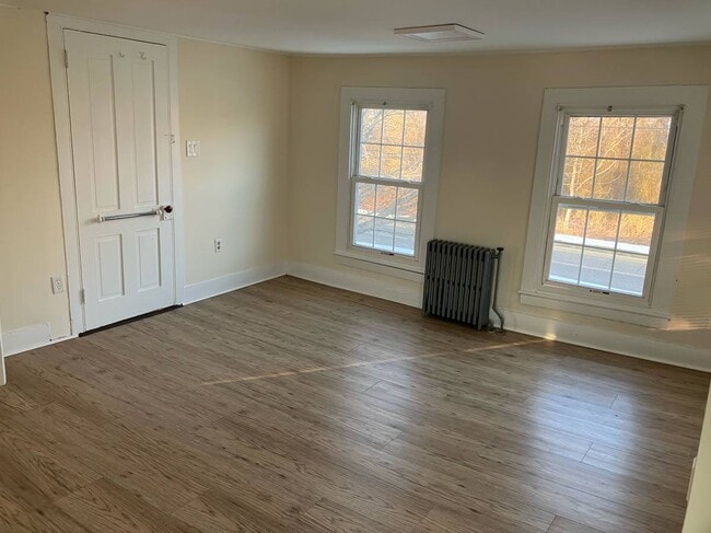 Building Photo - 738 Port Monmouth Rd