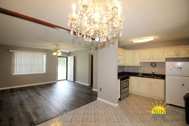 Foto del edificio - Great 3 Bedroom Home In Shalimar!
