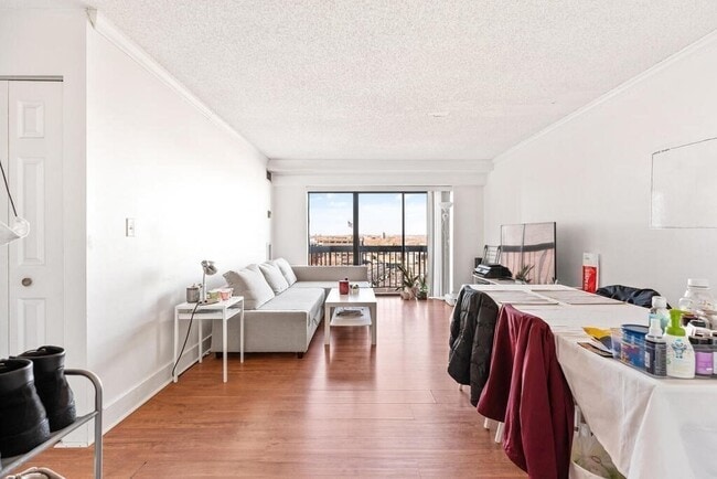 Foto del edificio - 15 N Beacon St