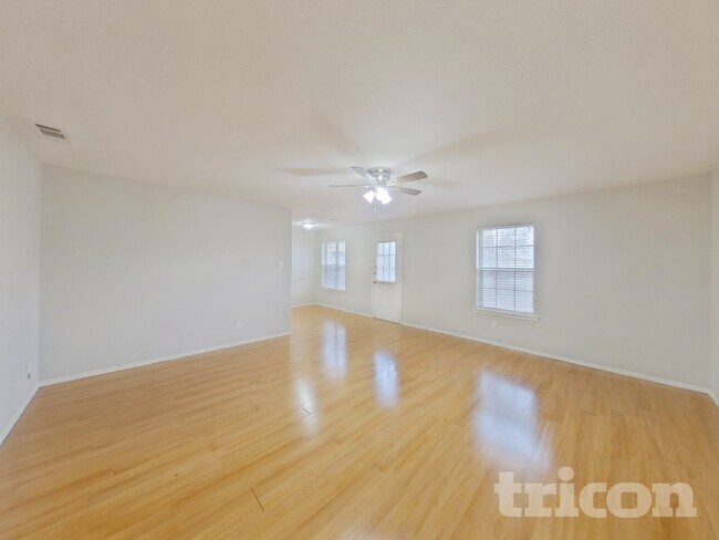 Foto del edificio - 810 Dogwood Dr