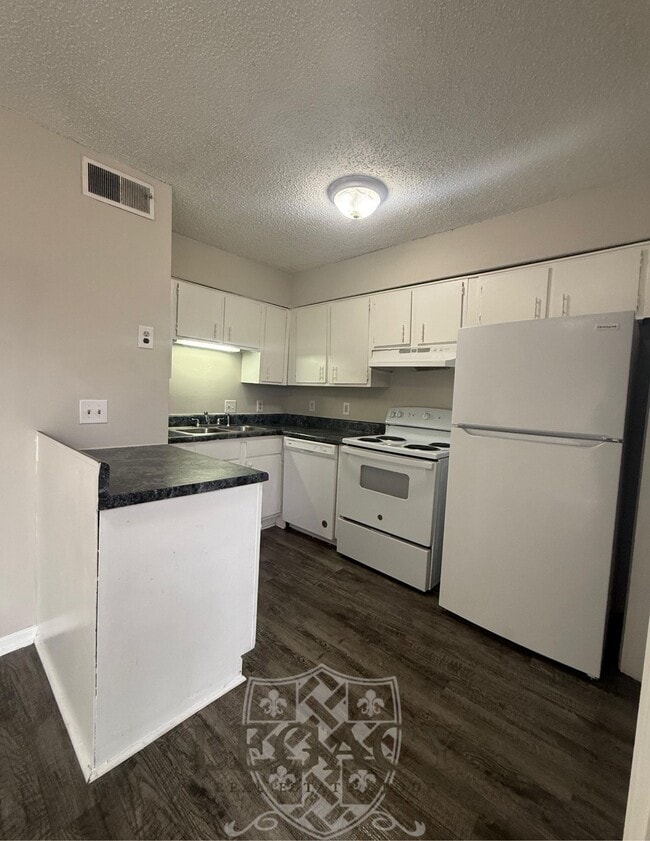 Building Photo - 1073 Harold Dr