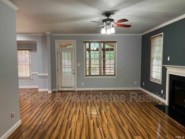 Foto del edificio - 210 Chatham Forest Dr