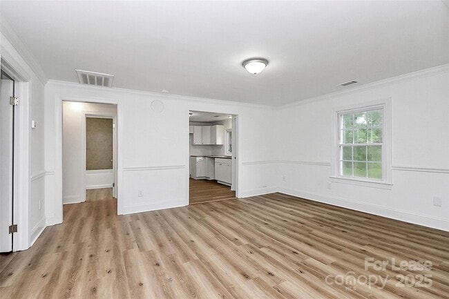 Building Photo - 613 N Rhyne St
