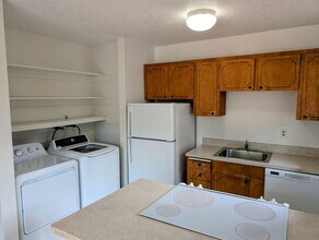 Building Photo - 5630-5632-5632 SE 88th Ave