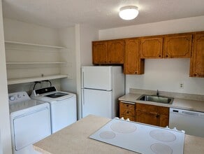 Building Photo - 5630-5632-5632 SE 88th Ave