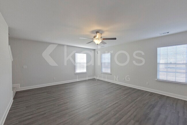 Foto del edificio - 109 Western Red Cedar Dr