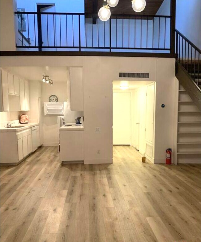 Foto del edificio - 5460 White Oak Ave