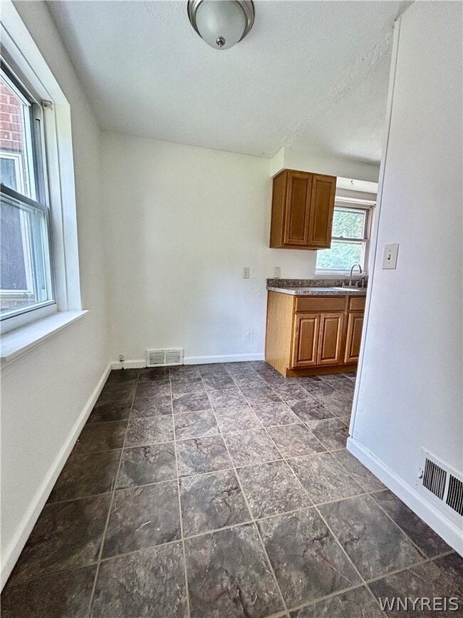 Building Photo - 34 Latona Ct