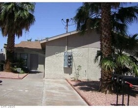 Building Photo - 211 Zinc St