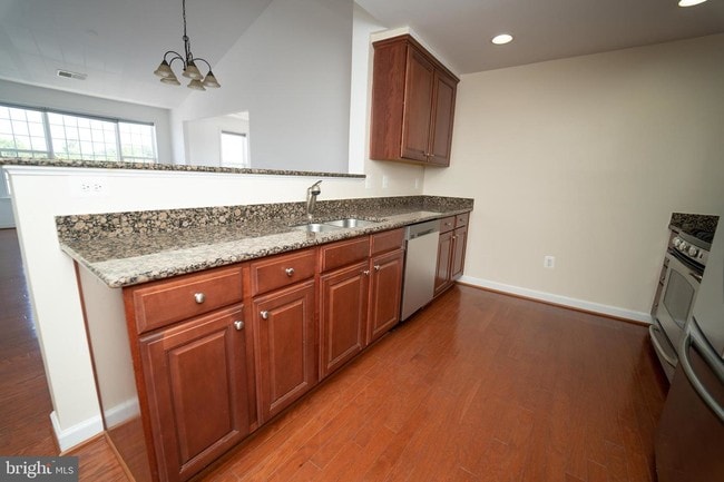 Building Photo - 621 Cobblestone Blvd