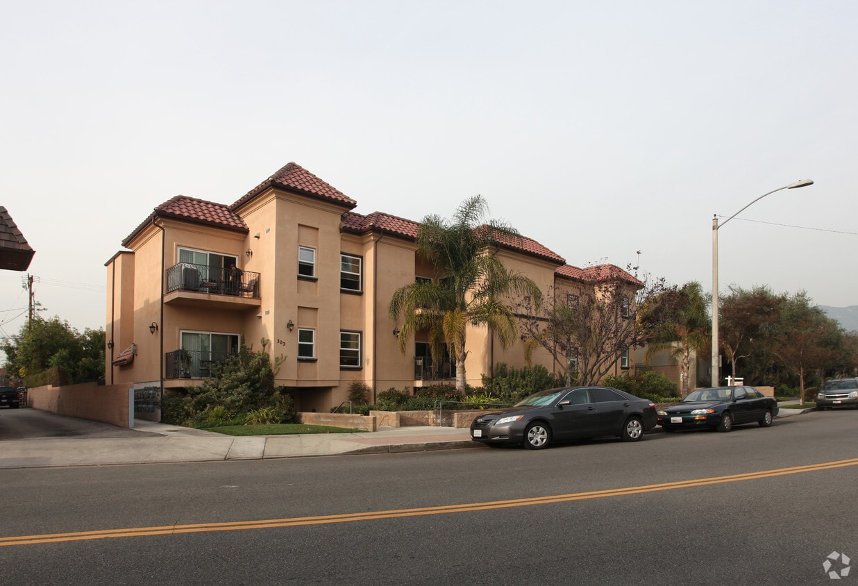 Primary Photo - 301-303 W Verdugo Ave