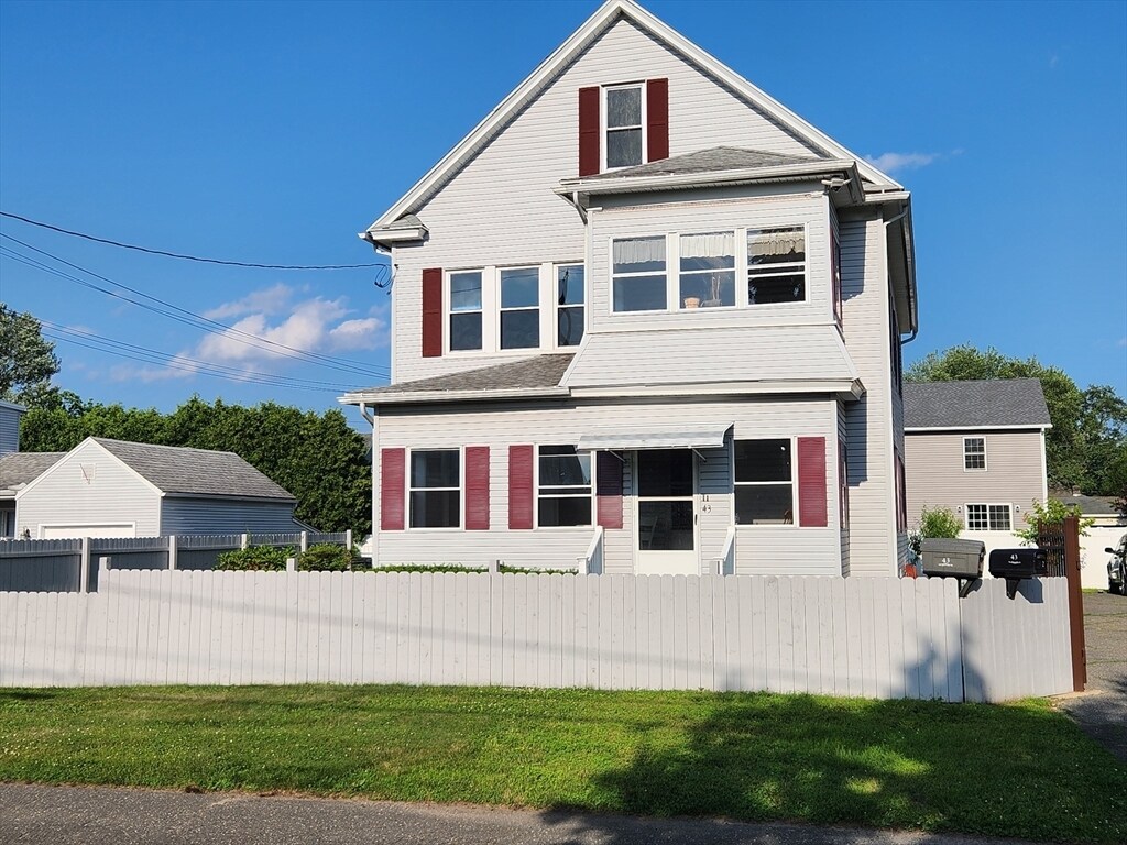 Primary Photo - 43 Wildermere St