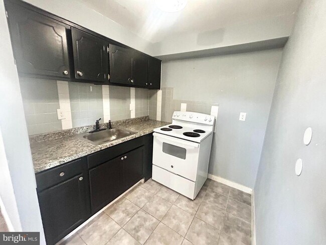 Foto del edificio - 731 Maple Ln