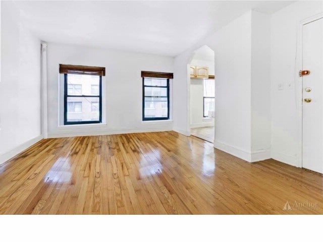 Building Photo - 154 E 39th St