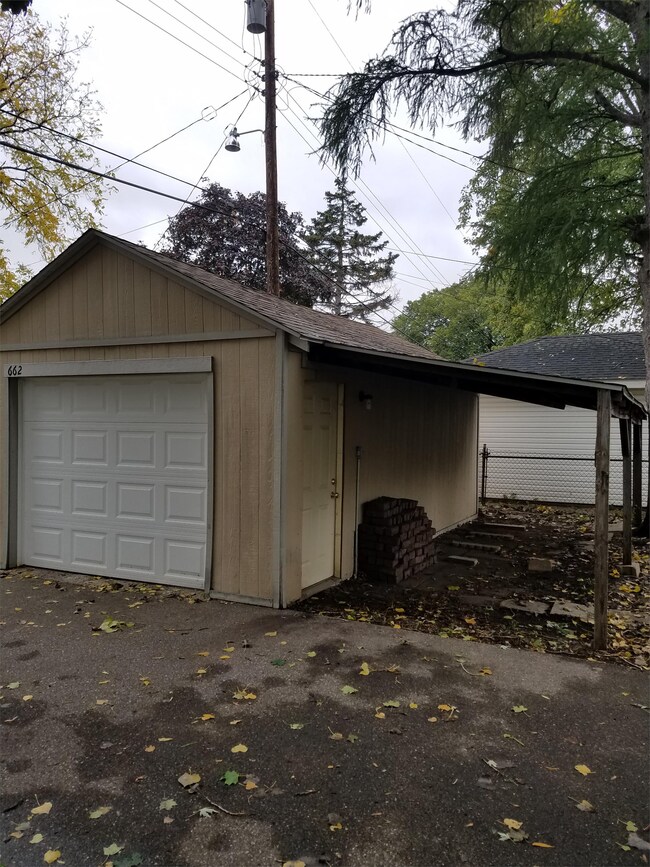 Foto del edificio - 662 37th Ave NE