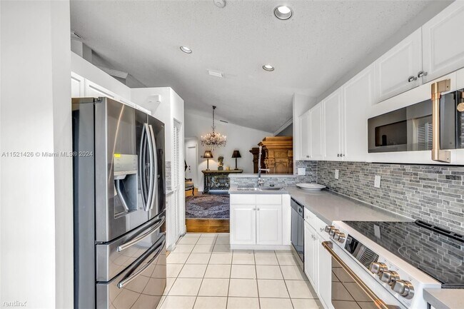 Building Photo - 3 br, 2 bath House - 658 Stanton Dr 1