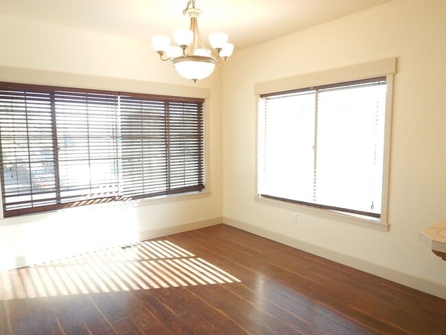 Foto del edificio - 2 Story, 3 Bedroom, 3 Bathroom House in He...