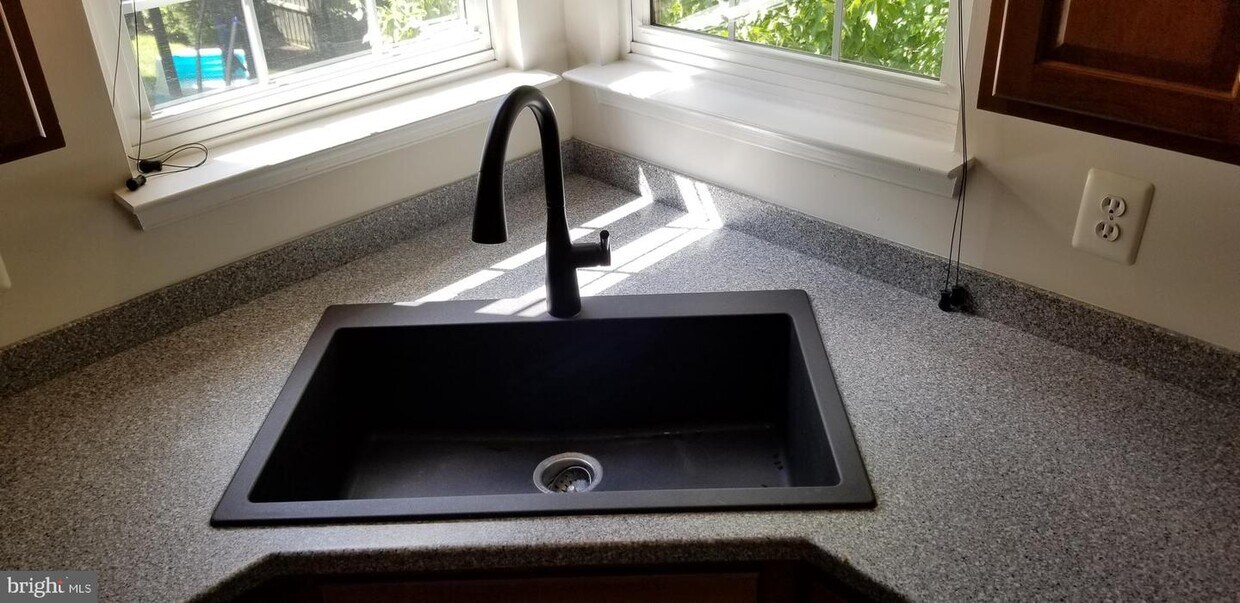Primary Photo - 21176 Sundial Ct