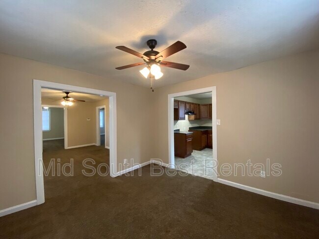 Foto del edificio - 133 Pickett Rd