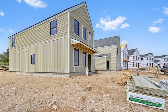 Building Photo - 5749 Trailside Cir