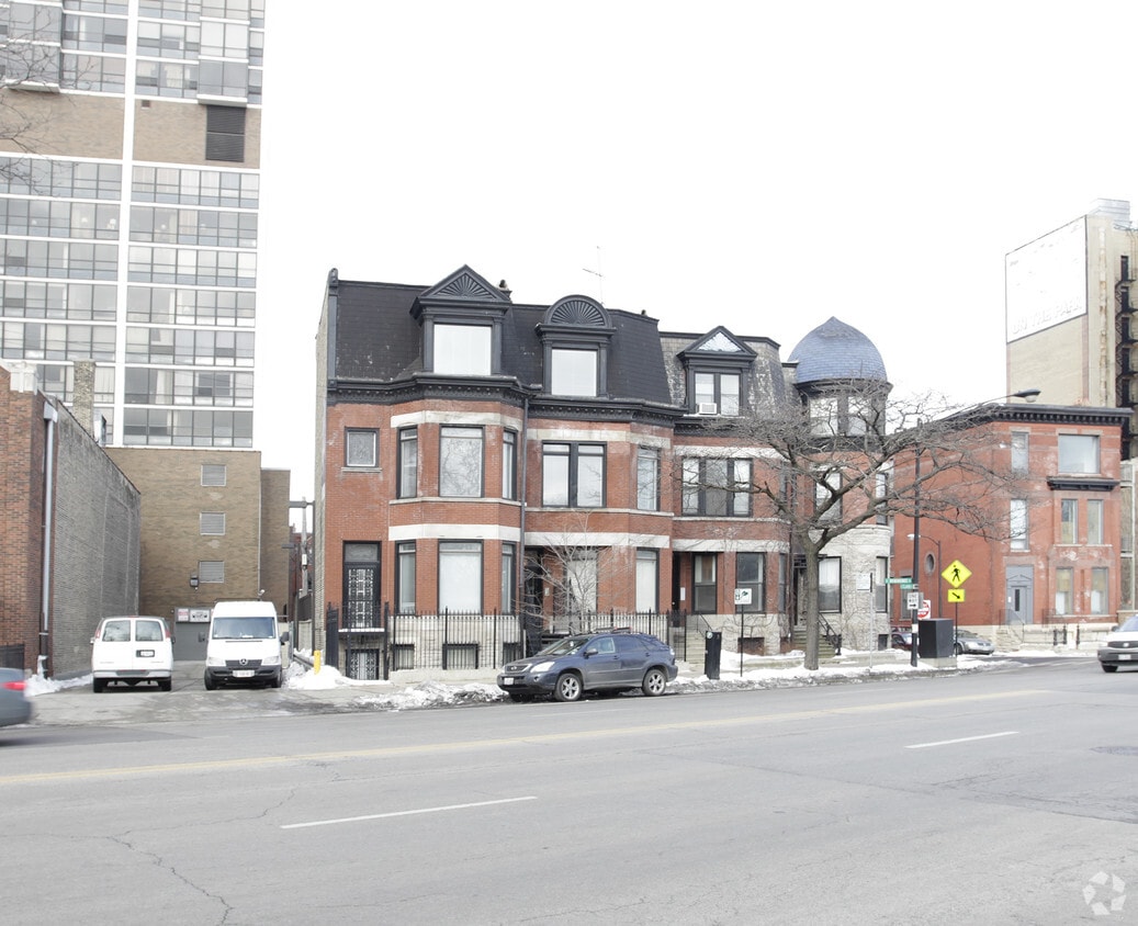 Building Photo - 1760-1766 N Clark St