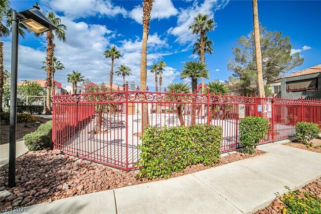 Foto del edificio - 8600 W Charleston Blvd
